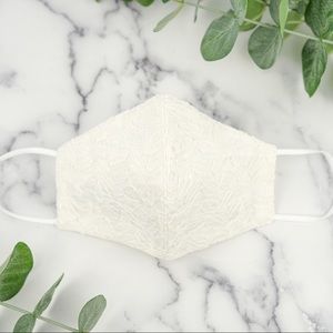 White lace face mask, 3 layers with filter pocket